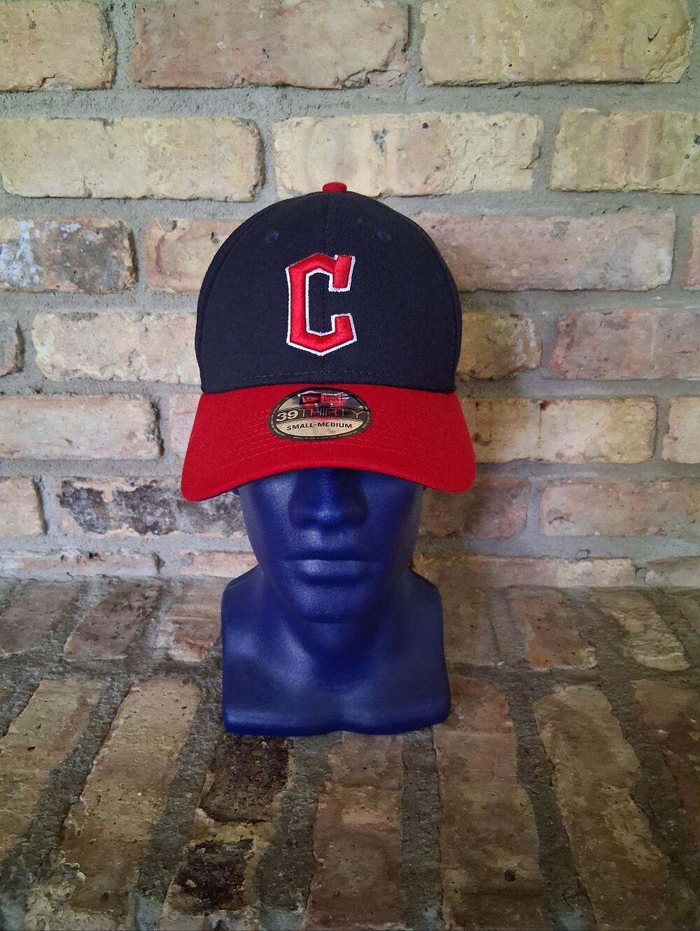 NWT CLEVELAND GUARDIANS BASEBALL CAP STRETCH FITVSIZE SMALL/MEDIUM